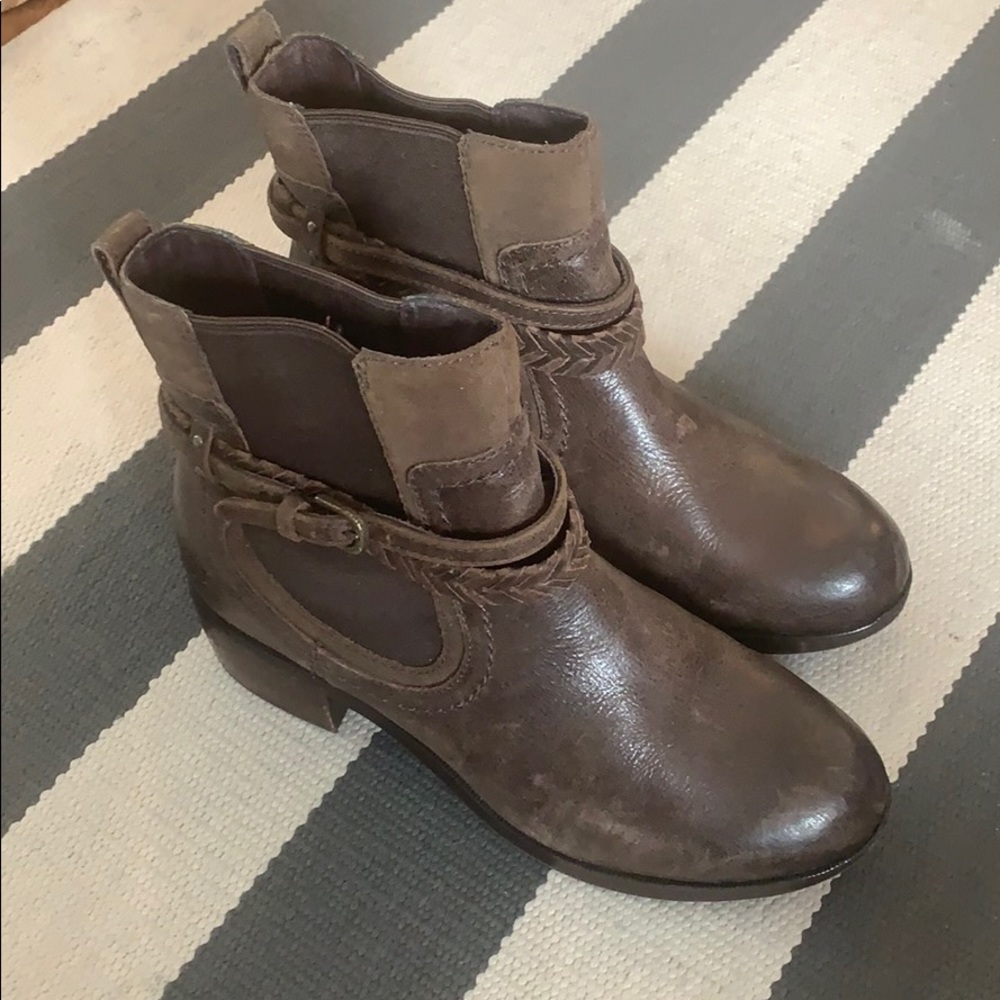 Ugg Brown leather Boots